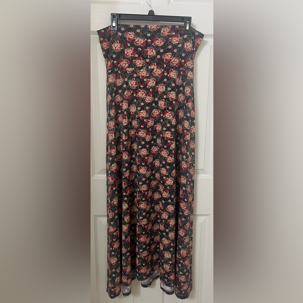 LuLaRoe Maxi shirt in the colors Red, white and blue
